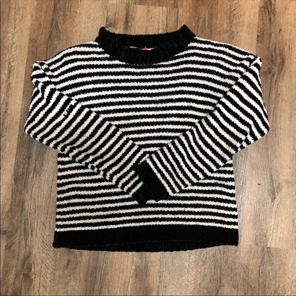 Black and white stripes sweater